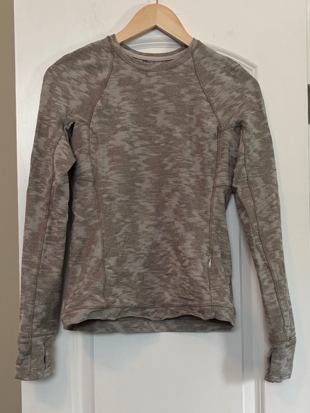 Lululemon It’s Rulu Run Long Sleeve Shirt Gray Data Rush Print Size 6